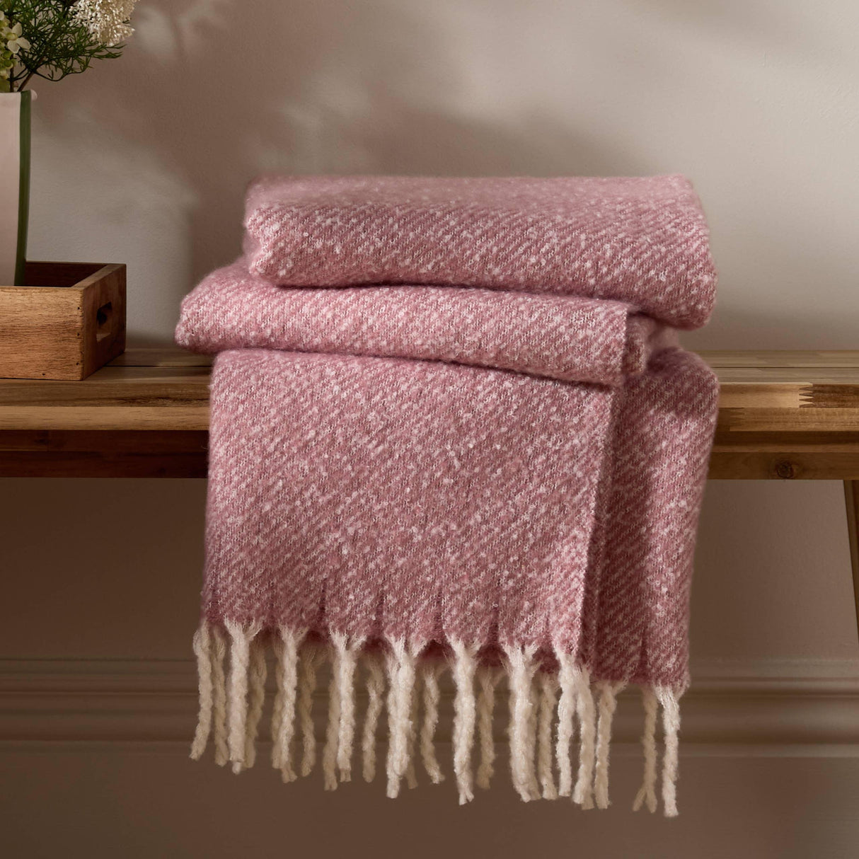 Riva Home - Isla Woven Tasselled Throw Heather: Heather / 130 x 180cm