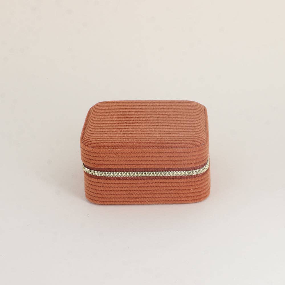BOHM Paris - Square corduroy jewelry box: Green.