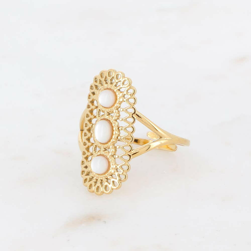 Golden amber ring with 3 white pearls - Persora