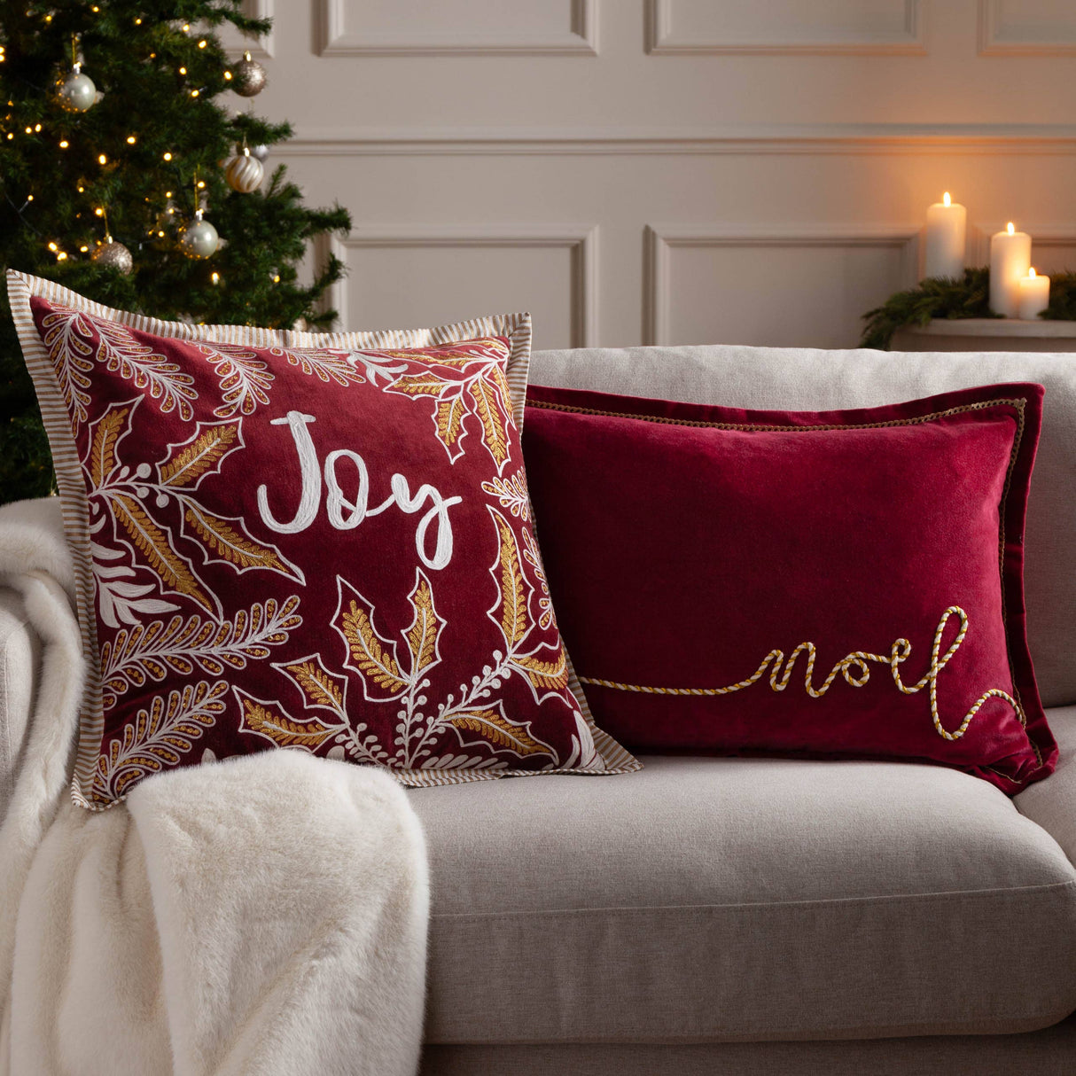 Riva Home - Winter Noel Applique Velvet Cushion Red: Red / Polyester Filled / 40 x 60cm