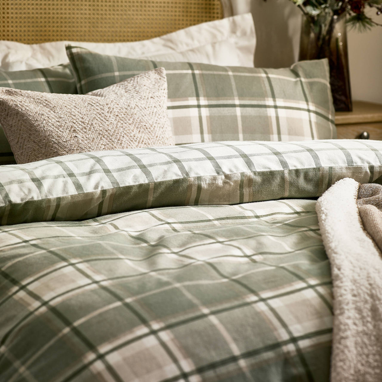 Riva Home - Braemar Check Brushed Cotton Duvet Cover Set Green/Natural: Green/Natural / Super King