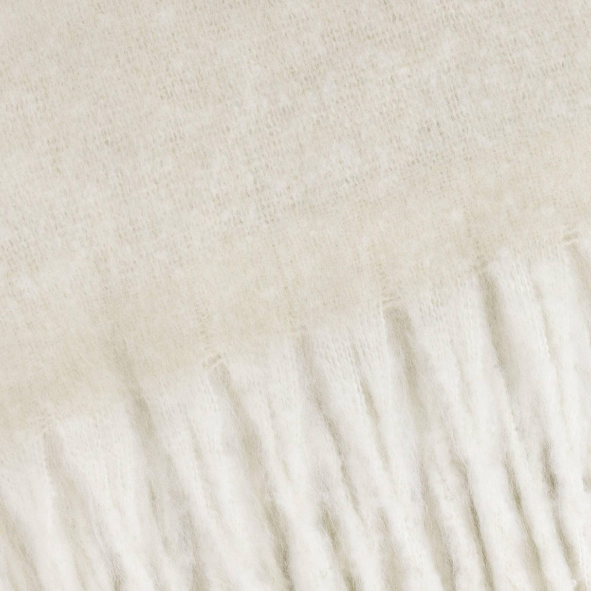 Riva Home - Cozy Woven Tasselled Throw Ecru: Ecru / 140 x 180cm.