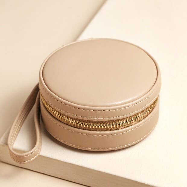 Lisa Angel - Mini Round Travel Jewellery Case in Mocha