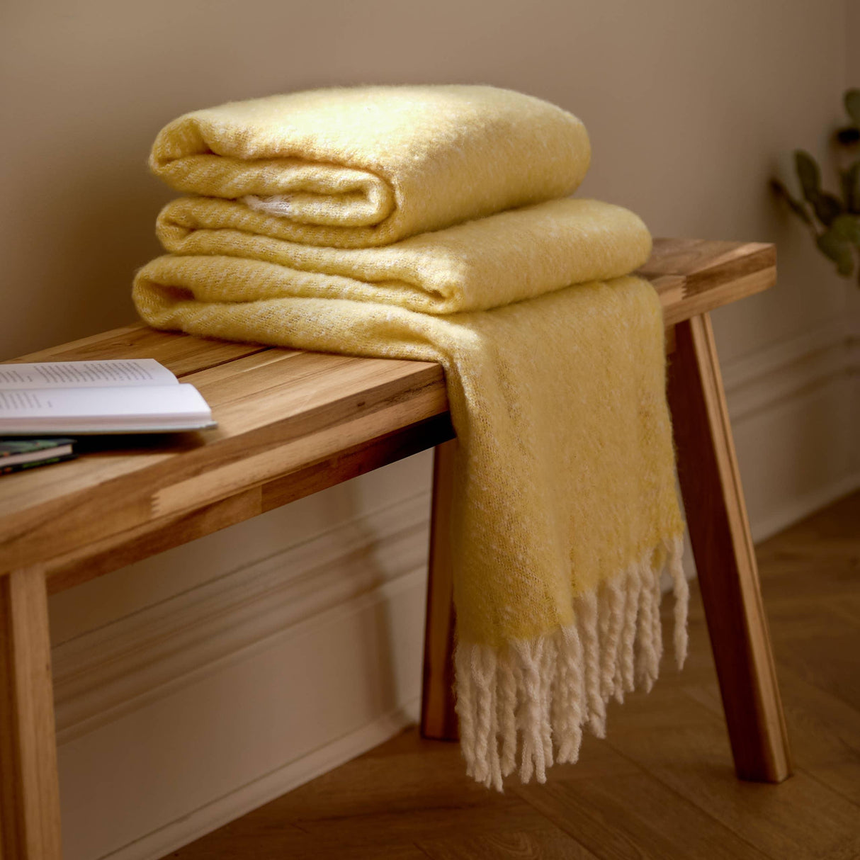 Riva Home - Isla Woven Tasselled Throw Butter Yellow: Butter Yellow / 130 x 180cm