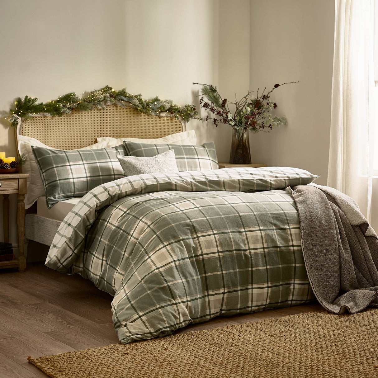 Riva Home - Braemar Check Brushed Cotton Duvet Cover Set Green/Natural: Green/Natural / Super King