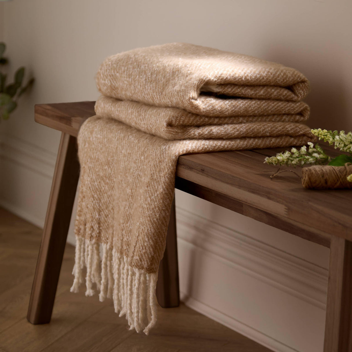 Riva Home - Isla Woven Tasselled Throw Natural: Natural / 130 x 180cm