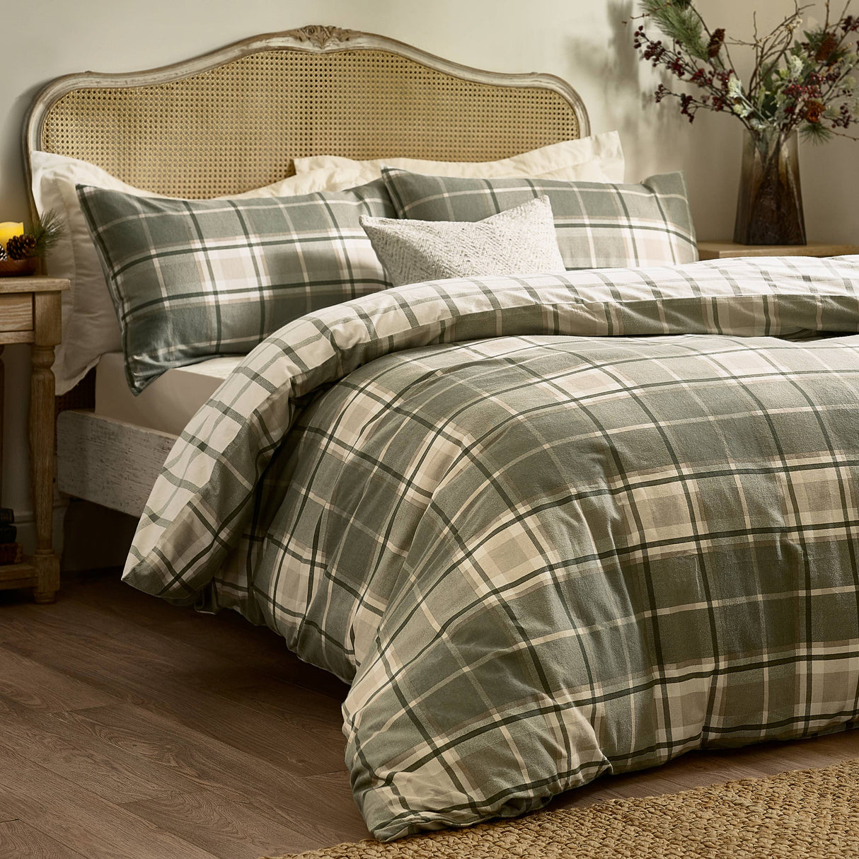 Riva Home - Braemar Check Brushed Cotton Duvet Cover Set Green/Natural: Green/Natural / Super King