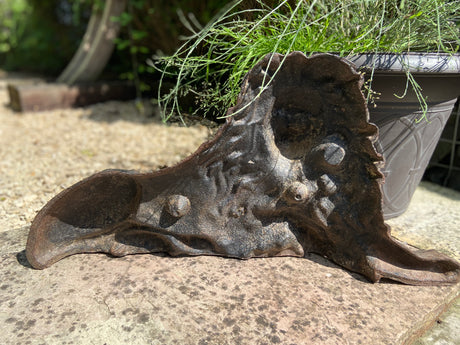 Elegant cast iron lion sculpture showcasing timeless strength and luxury in premium decorative art.