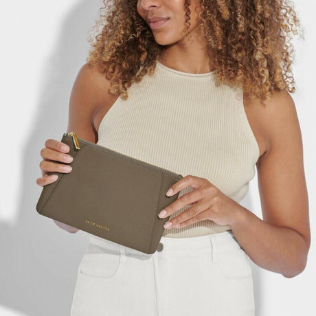 Hana Pouch in Mink.